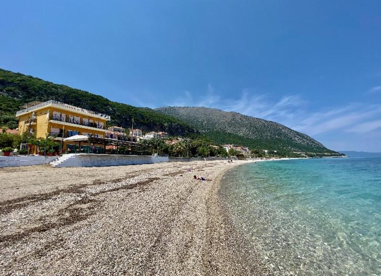 Riviera Hotel Poros  Exteriör bild